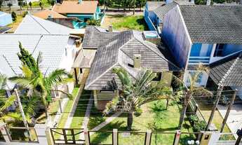 Imagem 2: Casa Linda, ótima localização, Mobiliada à venda em Atlantida Sul - com 130m² -R$ 648.000