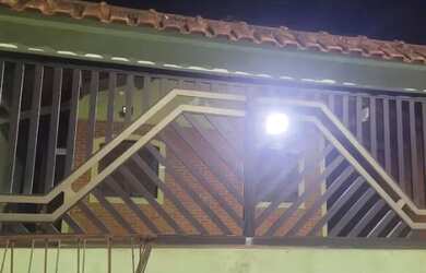 Imagem 2: Casa térrea avarandada -churrasqueira, garagem 6 carros, 3 quartos, sala, copa, cozinh