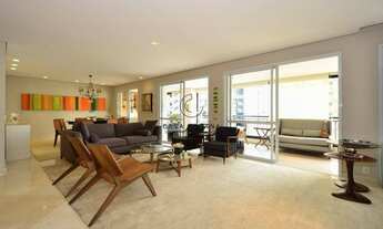 Imagem 4: Apartamento com amplo terraço em rua tranquila de Moema!