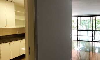 Imagem 7: Jardim Oceânico - Apartamento 4 Quartos com 204m². Quadra da Praia. Frontal