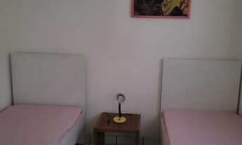 Imagem 4: Casa mobiliada com 6 quartos sendo 2 suites e 5 bamheiros, excelente localização