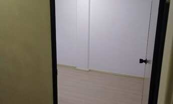 Imagem 7: Excelente saleta, sala e banheiro, possui interfone e local para ar condicionado