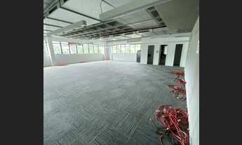 Imagem 2: Sala/Conjunto para aluguel e venda possui 157 m²