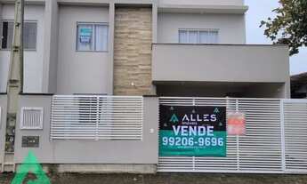 Imagem 2: Lindo sobrado à venda, no Centro de Penha, Quadra Central!!