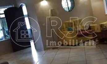 Imagem: Casa para venda tem 365 metros quadrados