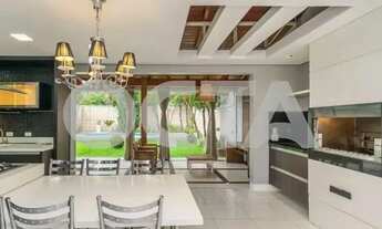 Imagem 4: Casa com 3 quartos e 5 banheiros no Alto Petrópolis