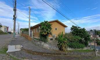 Imagem: Amplo terreno de esquina à venda