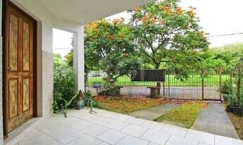 Imagem 3: Casa em Porto Alegre, no bairro Hípica, com 3 dormitório(s), e 3 banheiros, à venda