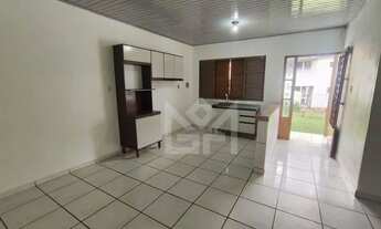 Imagem 2: Casa para alugar no bairro Bom Princípio em Cachoeirinha com 2 dormitórios e amplo quintal