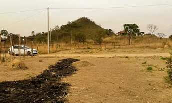 Imagem 3: Vendo Lote com 210 (M²) com água e luz na Região do Mercado Sabona.