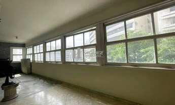 Imagem 2: Apartamento clássico à venda em Copacabana, com vista deslumbrante para a Praça e a Mata A