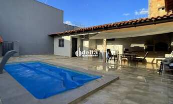 Imagem 2: Casa com 3 quartos sendo 1 suite disponível para venda no bairro Jardim Patrícia em Uberlâ