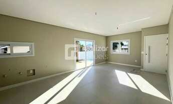 Imagem 2: Casa com 3 Dormitorios na Praia da Daniela - Florianopolis