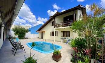 Imagem: Casa com Piscina no Morro das Pedras/Campeche