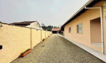 Imagem 6: 2 Lindas casas edificadas em um terreno com 720 m2 em Indaial-SC