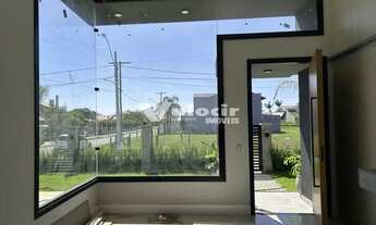 Imagem 3: Praia de Noiva do Mar, piscina, quatro quadras do mar, frente leste