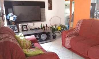 Imagem 2: Apartamento, 2 quartos, sala, cozinha, banheiro social, campo de futebol e área de churras