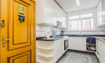 Imagem 2: Apartamento para venda tem 220 metros quadrados com 4 quartos em Água Verde - Curitiba - P