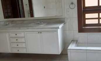 Imagem 7: Linda casa, com quintal gramado, em desejado Condomínio Fechado de Alphaville! 430 m² com