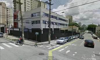 Imagem: Prédio monousuário na Casas Verde, ao