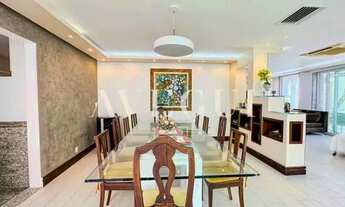 Imagem 5: Urca - Casa com vista e Piscina - 256m², 4 Suítes e Sofisticação Absoluta