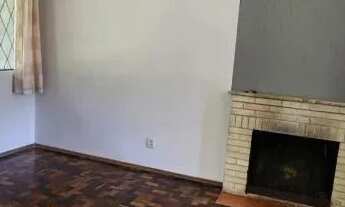 Imagem 4: Casa com 2 dormitórios, sala de estar, jantar, cozinha, banheiro social e lavabo, dois dep