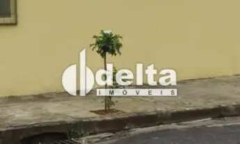 Imagem 7: Casas residencial e 1 Casa comercial disponível para venda no bairro Santa Mônica em Uberl