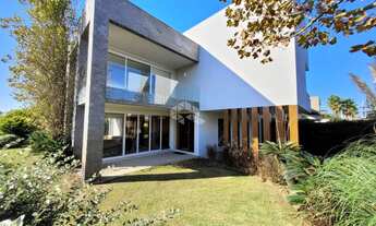 Imagem: Casa de esquina com 5 suítes no condomínio