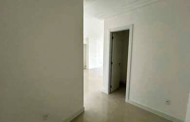 Imagem 2: Apartamento com 3 suítes com lavabo e 2 vagas de garagem no Canto-Florianópolis -Santa Cat