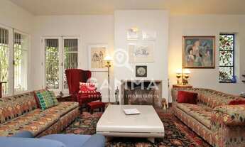 Imagem 5: Casa com 4 dormitórios e piscina no Pacaembu em rua tranquila e arborizada