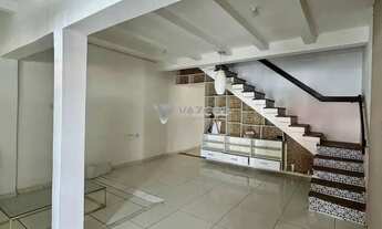 Imagem: Casa com 03 pavimentos na Travessa Quatorze