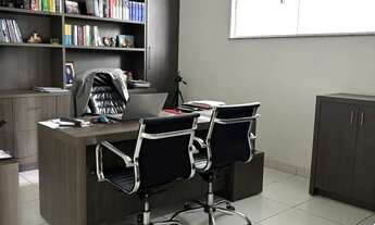 Imagem 6: Imóvel para venda possui 360 metros quadrados com 4 quartos