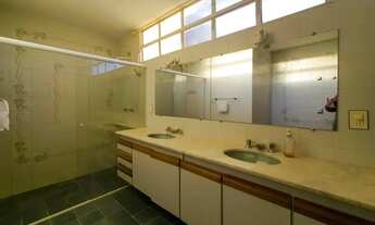 Imagem 7: Casa 5 Quartos - Varanda - Aquecimento Solar - Piscina - Jardim