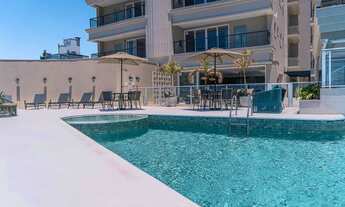 Imagem: EM FRENTE AO MAR, com uma localização