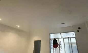 Imagem 2: Kitnet/Conjugado - / Residencial / Glória