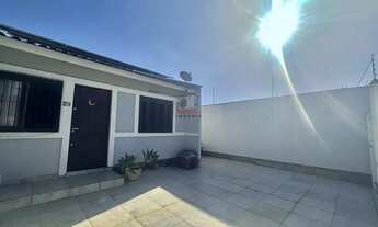 Imagem 2: Casa térrea com pátio lateral