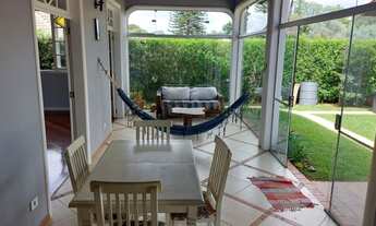 Imagem: CASA SEMI-TÉRREA COM LINDO PAISAGISMO