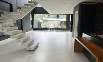 Imagem 3: Casa em Codomínio, 5 suítes, Recreio dos Bandeirantes