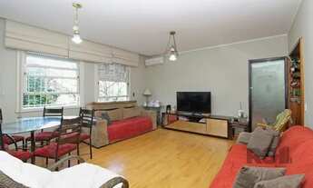 Imagem 3: Apartamento amplo, com patio , 3 dormitórios, 1 suíte com sacadão