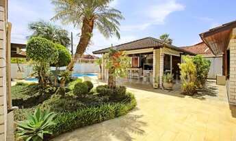 Imagem 3: CASA à venda com piscina e 4 quartos em Peruíbe, no bairro Parque Turistico