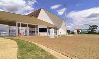 Imagem 3: Casa alto padrão no Condomínio Arts com três quartos e varanda gourmet completa