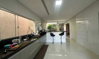 Imagem 7: Vendo Linda casa térrea com 4 quartos sendo 2 suítes com área de lazer top!