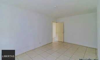 Imagem 4: Apto de 2 dormitórios com garagem, arejado e ensolarado, próximo ao Bourbon Ipir