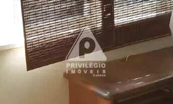 Imagem 2: 3 quartos em rua nobre de Copacabana