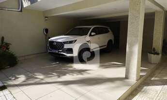 Imagem 2: Casa no Itanhangá 600m² de Terreno e 480m² Construídos Condomínio Fechado com Segurança 24