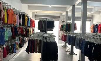 Imagem 2: Loja de Roupas Galpão / depósito com 4 vagas na garagem