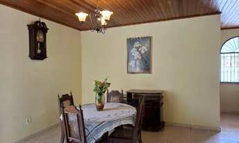 Imagem 6: Casa Ampla com 4 Quartos no Conjunto Campos Elíseos - Bairro Planalto