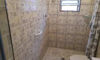 Imagem 2: Casa para venda possui 292 metros quadrados com 2 quartos em Parque Bitaru - São Vicente