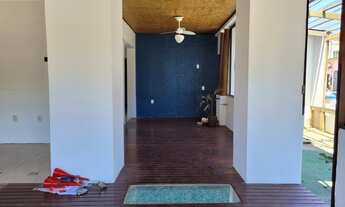 Imagem 4: Ótima casa comercial no Centro de Macaé, com salão anexo de aproximadamente 70m2 atrás da