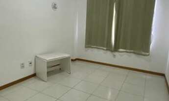 Imagem 6: Vendo apartamento 2:/4 sendo uma suíte porteira fechada na estrada do coco Lauro de Freita